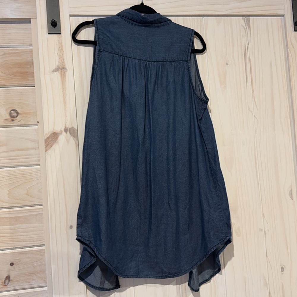 Sleeveless jean button down - Picture 4 of 4